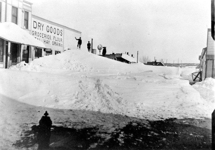 Snow in downtown Monument, 1913.