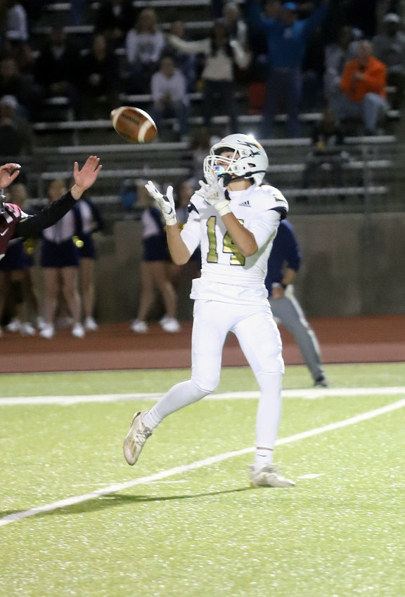 Legacy’s Will Thurston hauls in a reception during the Oct. 22 win against Horizon.
